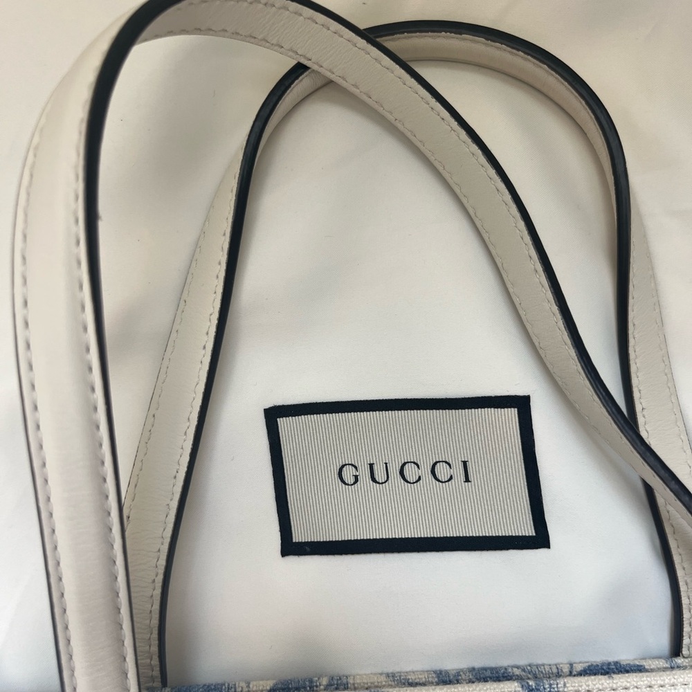 Gucci Blue and Cream Floral Tote Bag like new. - Picture 5 of 9
